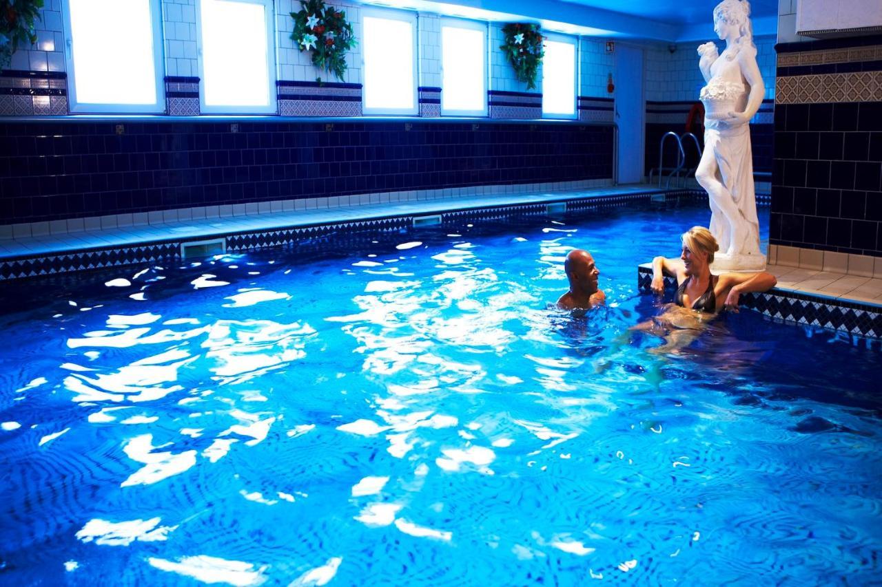 The Spa Chalet Scarborough Hot Tub, Pool, Gym, Beach Location 外观 照片